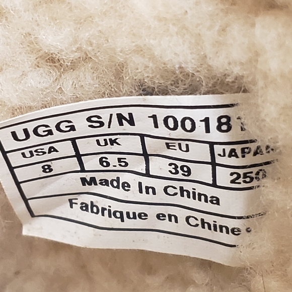 UGG 'Caspia' Winter Boots - Women's size 8 - Picture 13 of 13